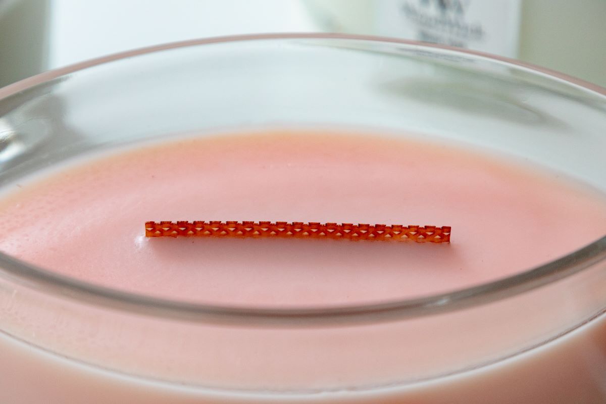 木製芯はパチパチという燃焼音がはっきり聞こえるように設計されている