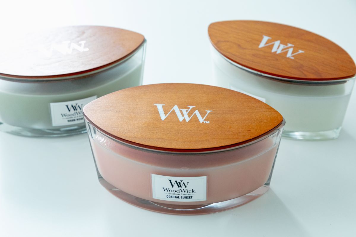 「Hearthwick」6050円。（写真左から）ウォームウール、コースタルサンセット、ホワイトチーク