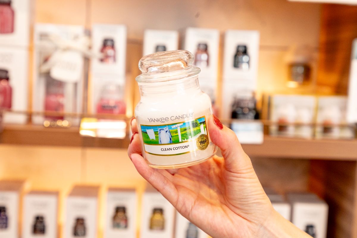 「Jar S」2200円。使用シーンを選ばない、フレッシュでさっぱりとした「クリーンコットン」の香り