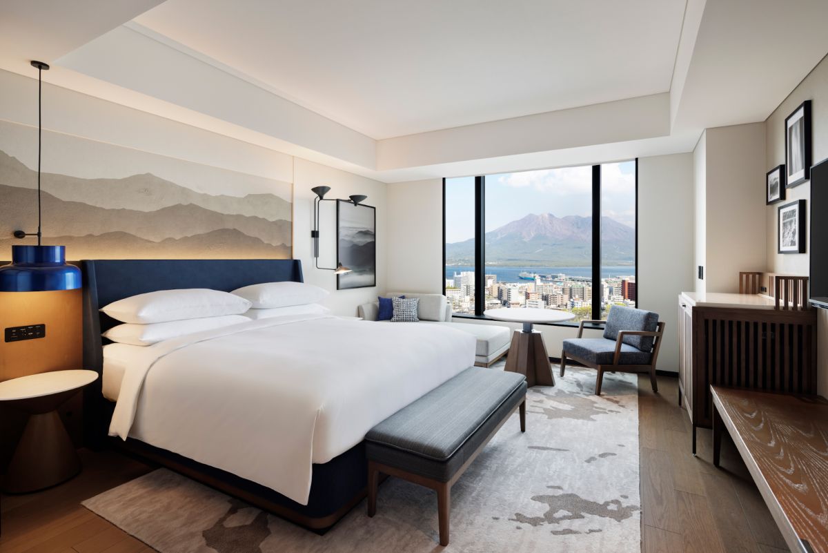 桜島を一望する客室「桜島ルーム1キング」