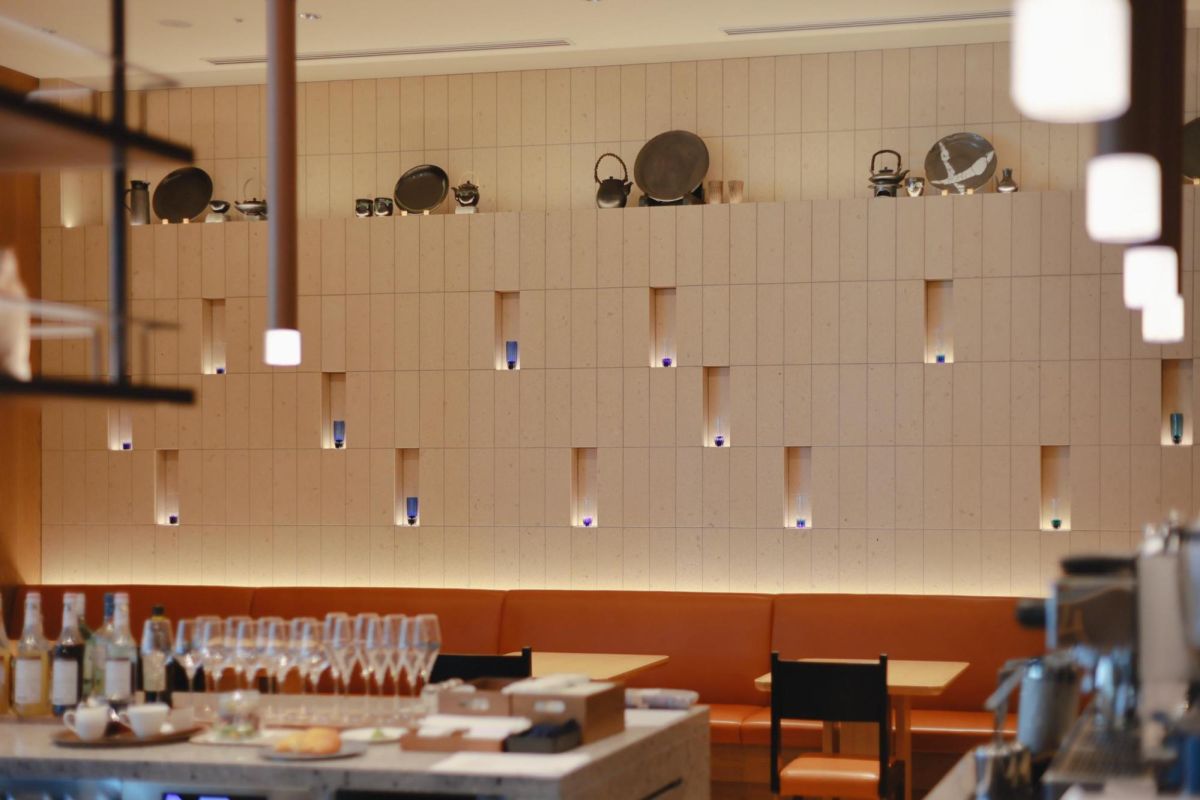 黒薩摩、ビードロなどの伝統工芸をモダンな解釈でアート展示