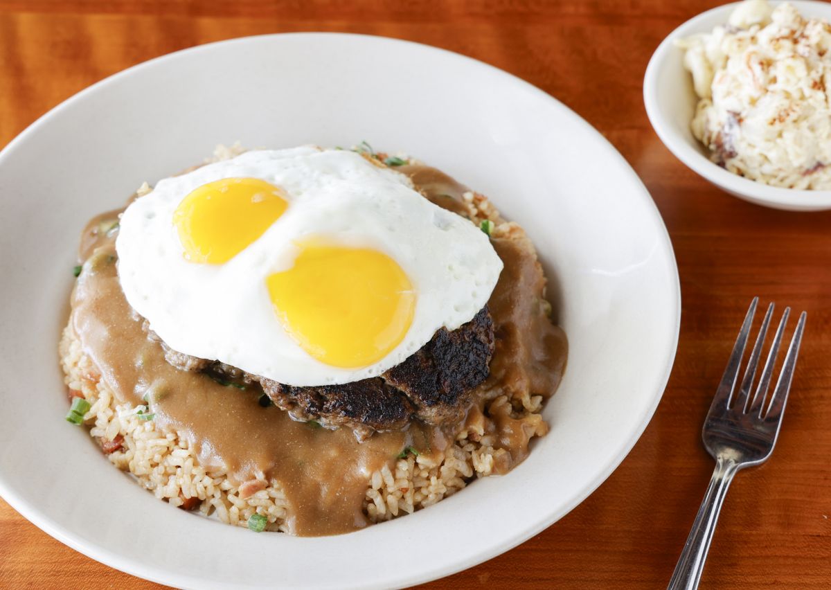 ロコモコ $17.95（フライドライス +$4.45）