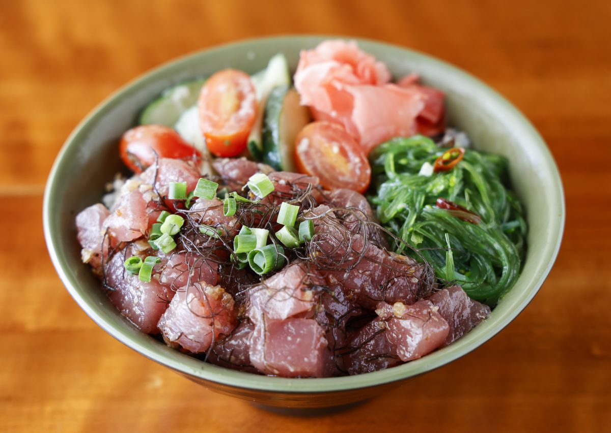 ハワイアンスタイル・リム・ポケボウル  $マーケットプライス（撮影時価格は$17.95）