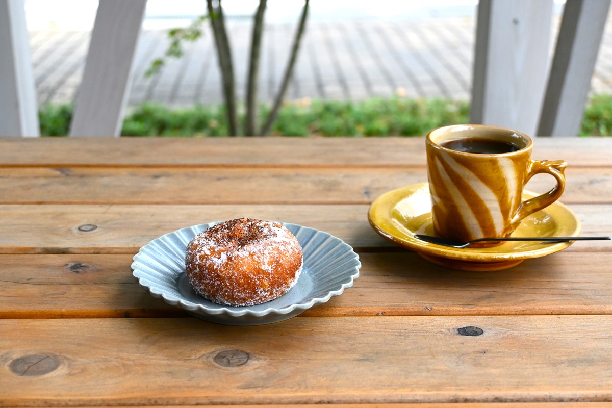 「コーヒーあんドーナツ」388円と「沢村ロースタリーブレンド」561円