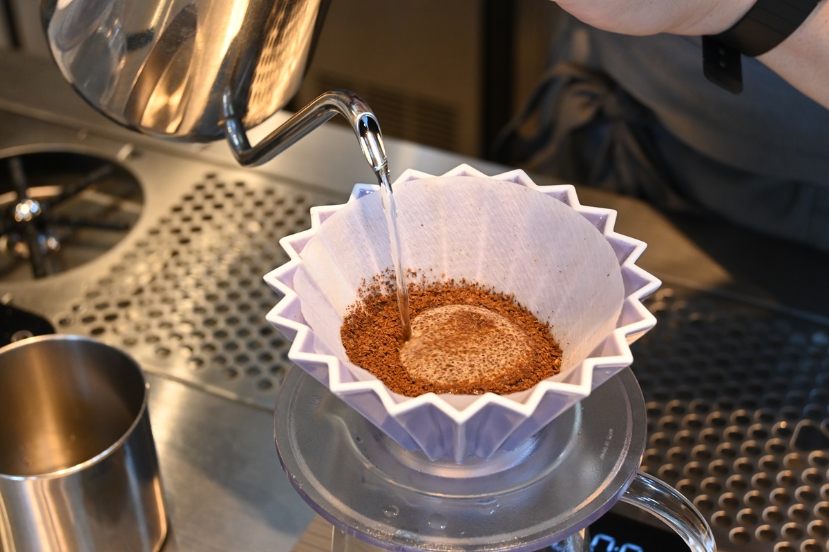 オーダーした後に一杯ずつ丁寧に淹れてくれる