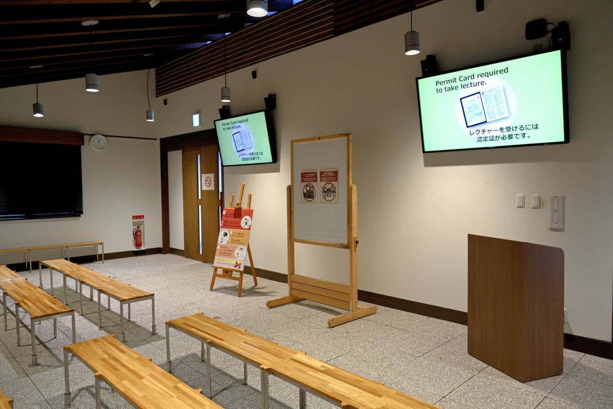 フィールドハウスでのレクチャーは約10分。