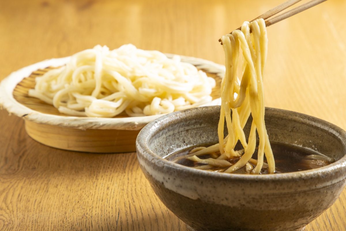 自家製粉石臼挽きうどん青空blue 本店