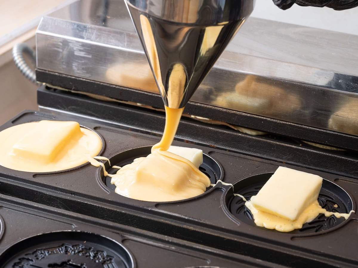 お店の周辺には「10円パン」の甘い香りが漂います♪