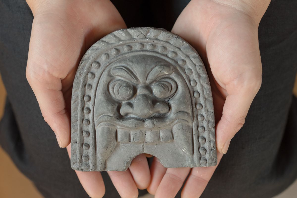 「鬼瓦の石膏型抜きワークショップ」参加費3000円