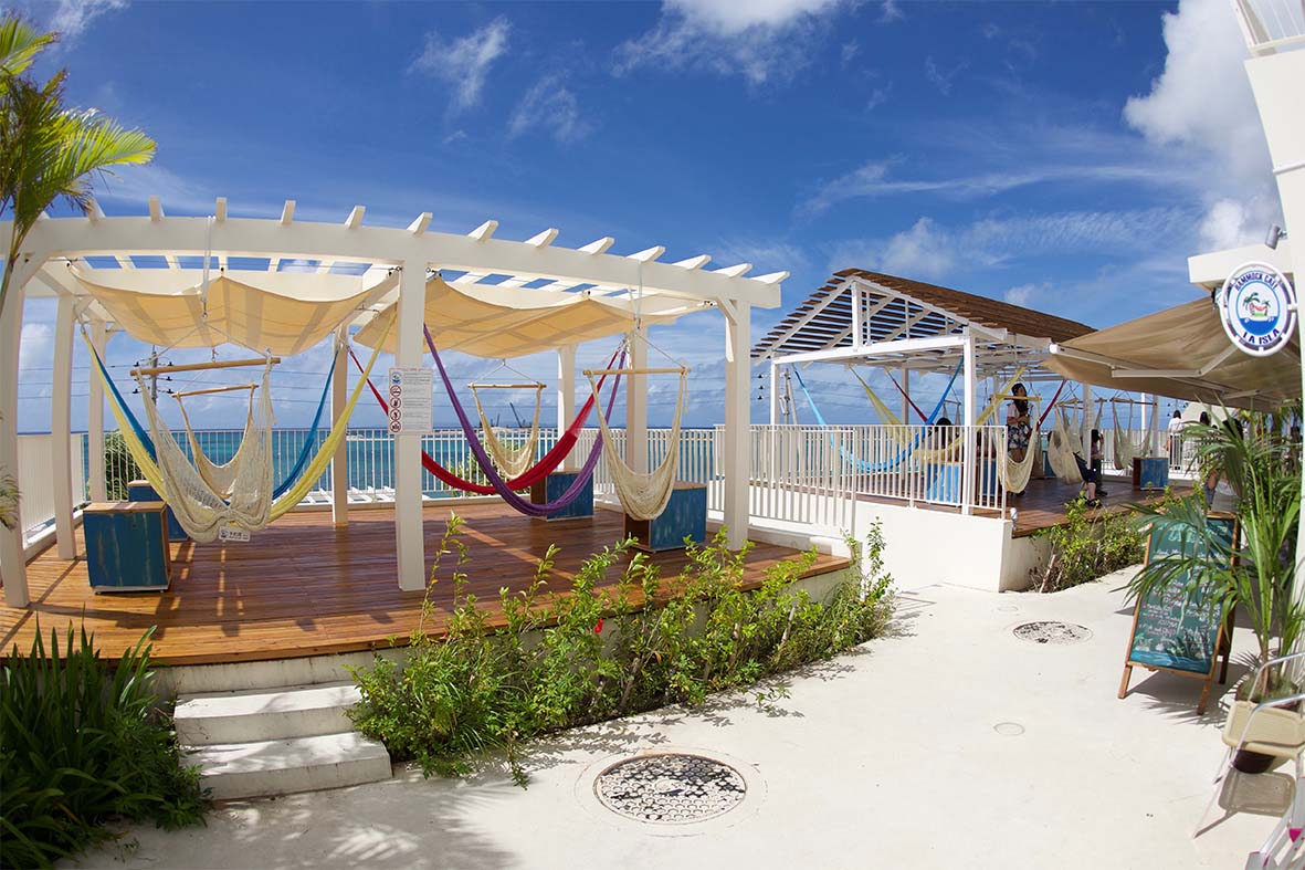 自分好みの色やスタイルのハンモックを見つけるのも楽しそう