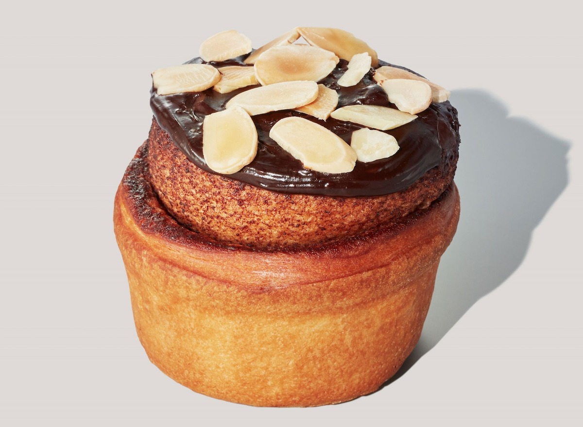 「アーモンドチョコレートロール」310円