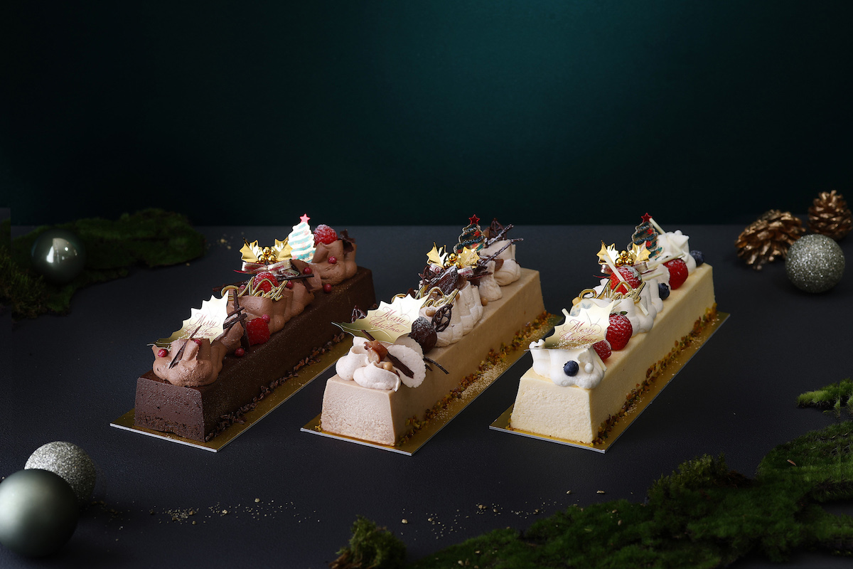 左から「テリーヌショコラ」、「マロンチーズクリーム」、「チーズテリーヌ」長さ28cm×高さ約8cm 各7200円