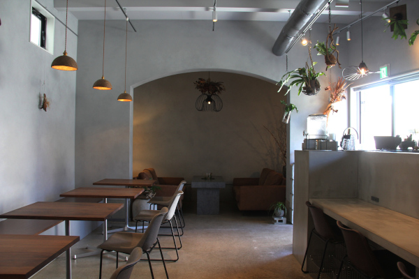 モルタル塗りのシックな雰囲気