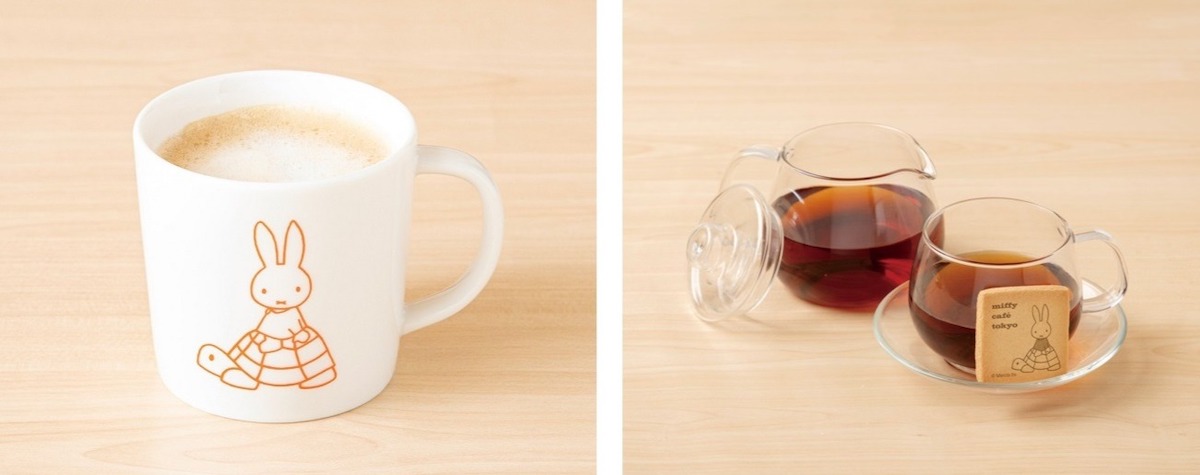 左から「カフェラテ（hot）」790円、アールグレイティー（hot）690円