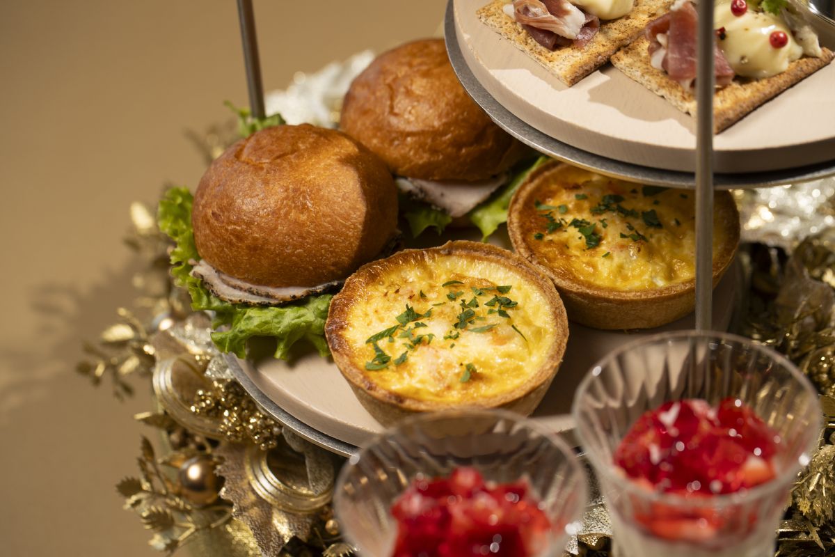  ポークパストラミのブリオッシュサンド/カニとカリフラワーのキッシュ