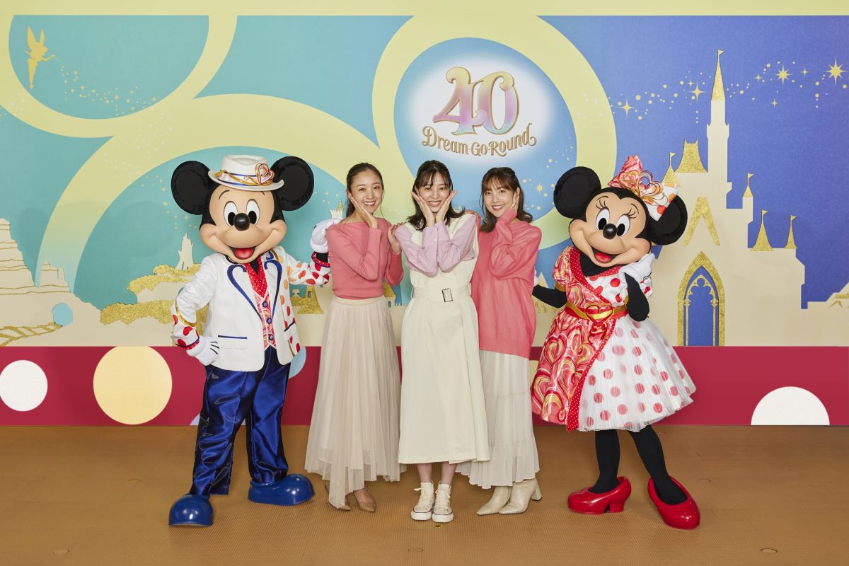 ディズニーの仲間たちとの記念撮影のイメージ