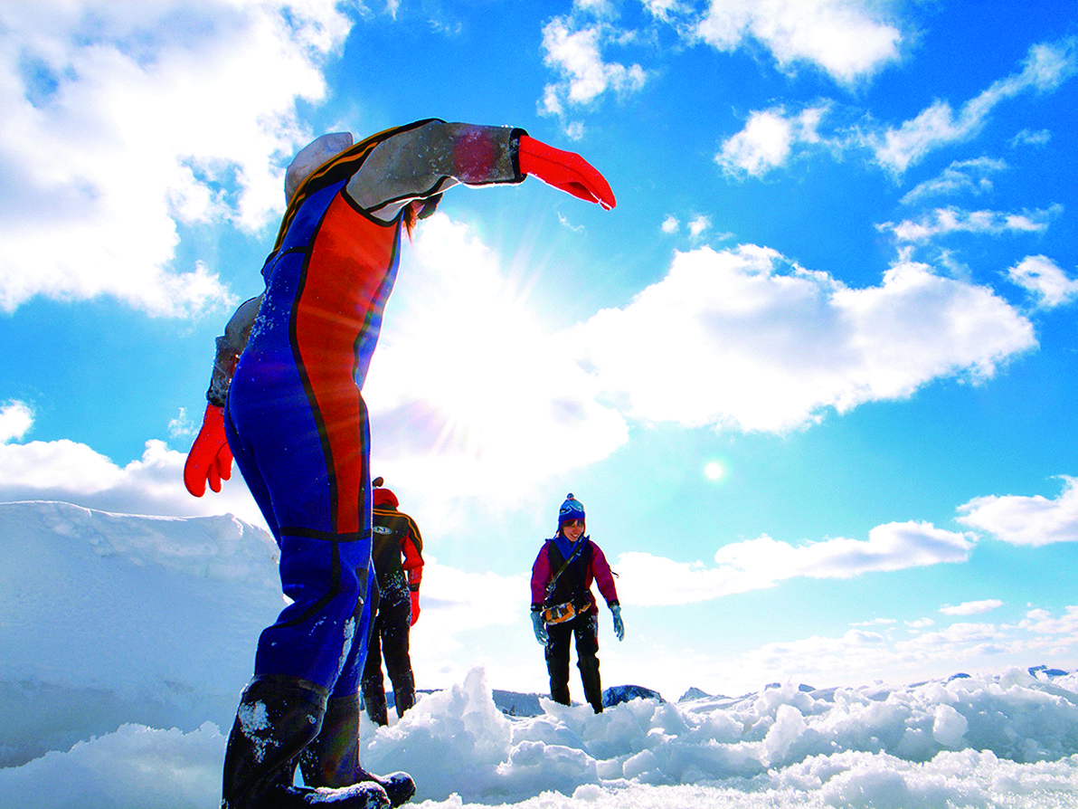ゴツゴツした氷の上を。。。。 / 主催:シンラ