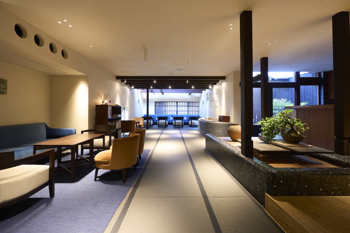 ロビーラウンジ