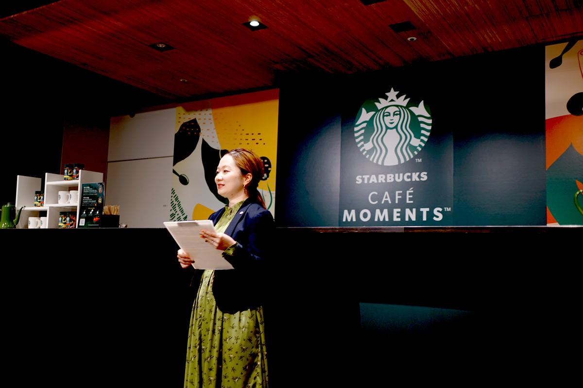 ネスレ日本飲料事業本部スターバックスCPGビジネス部ユニットマネージャーの都間友紀子さん（2023年10月19日(木)渋谷キャスト「My カフェ モーメント at Home」開催時に撮影）