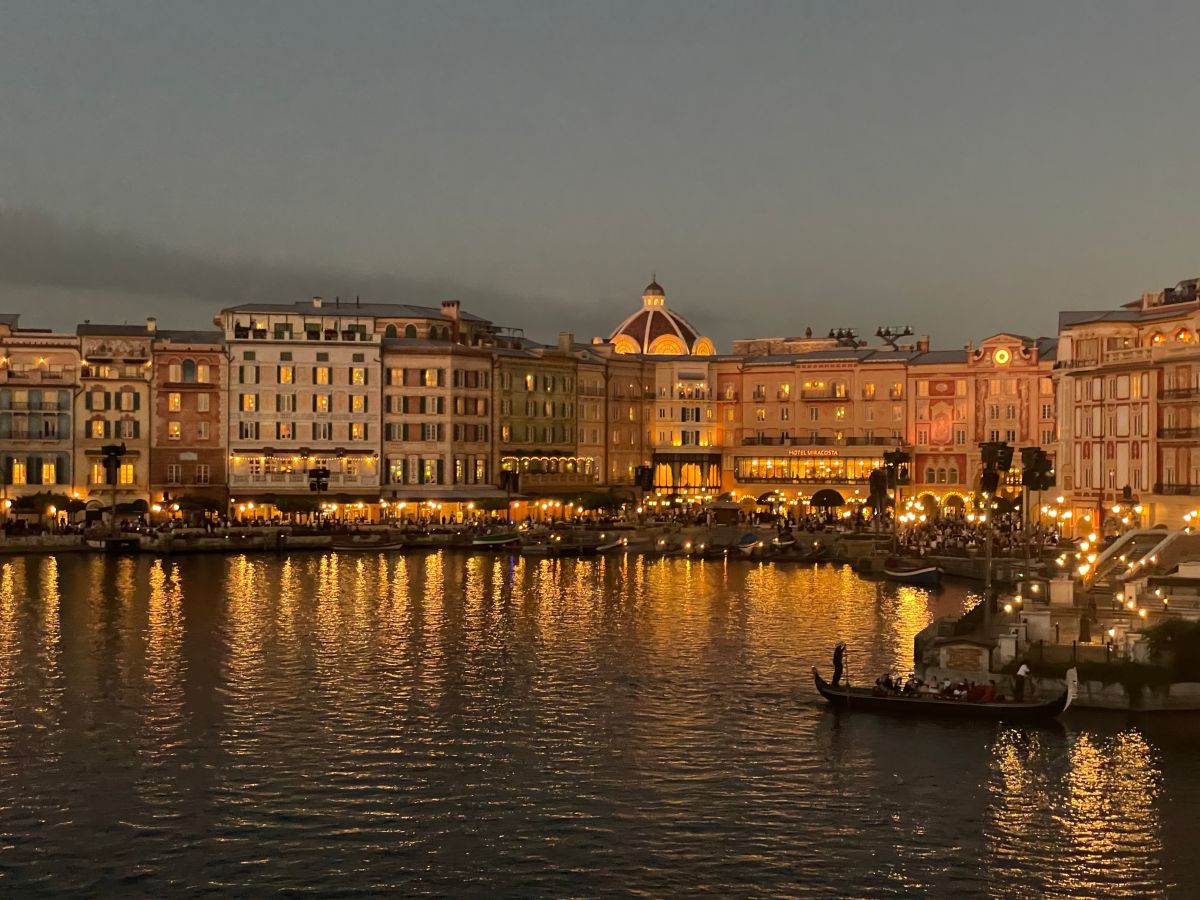 メディテレーニアンハーバー側