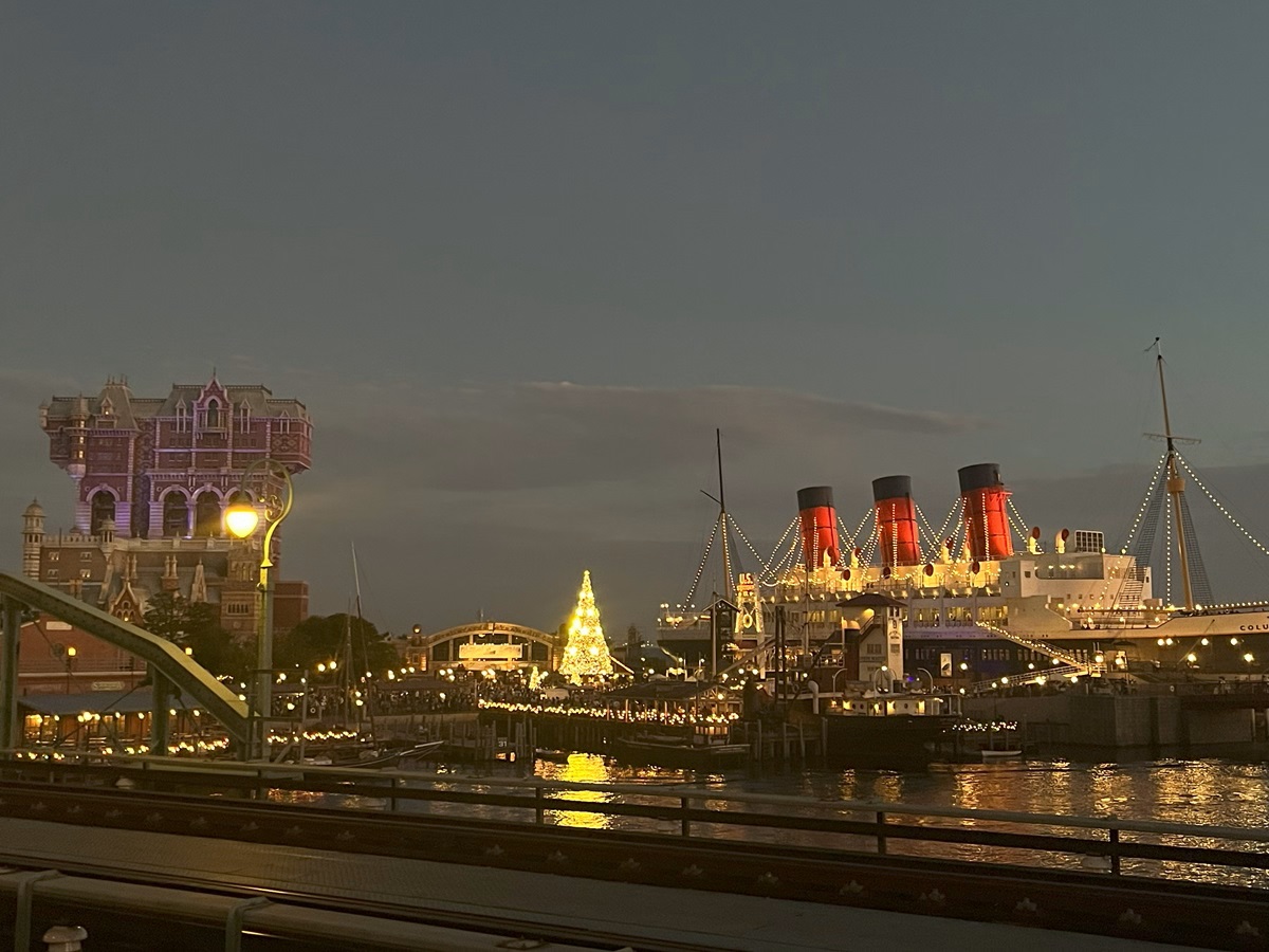 アメリカンウォーターフロント側