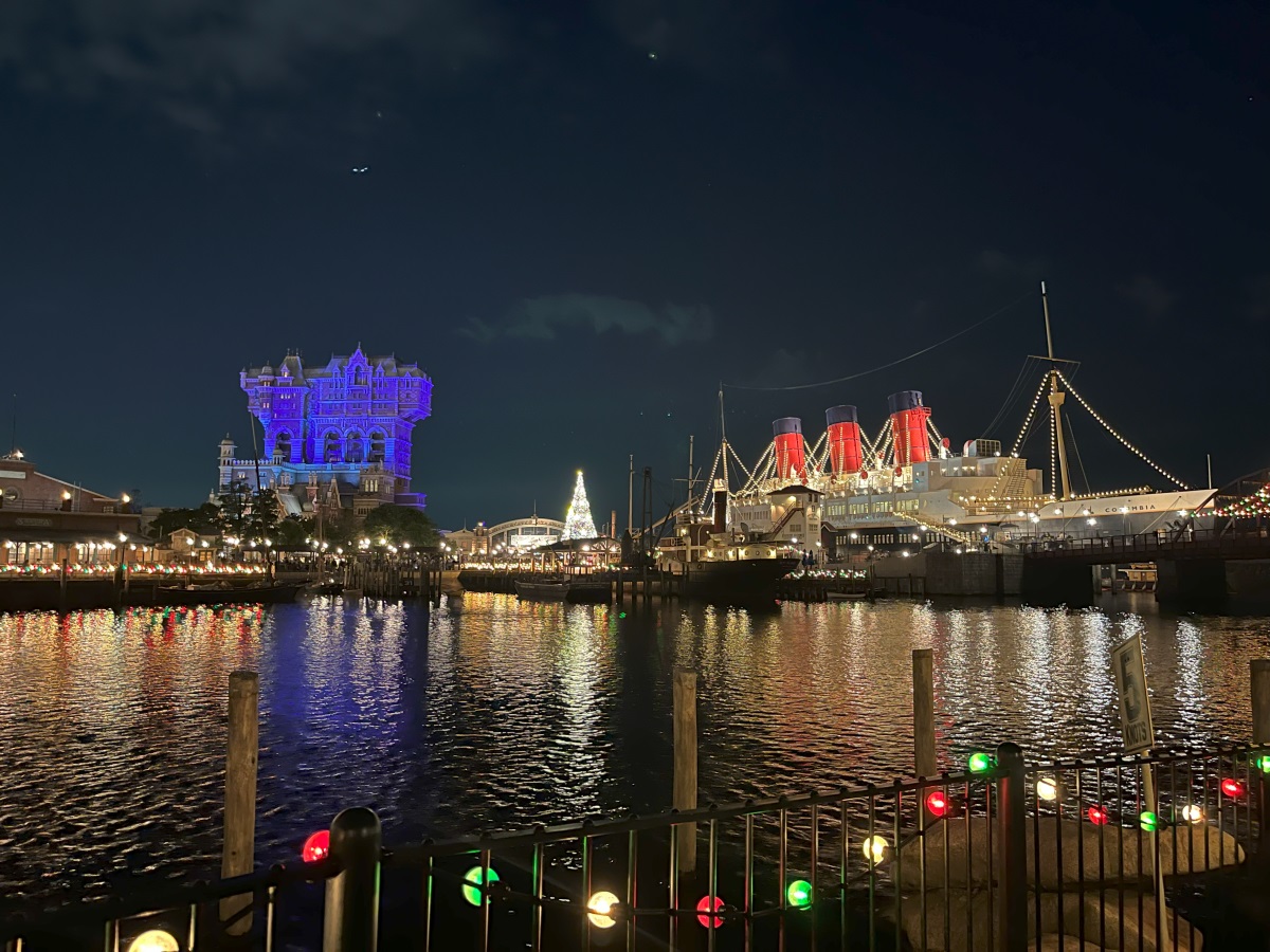 ケープコッド・クックオフ横からの夜景