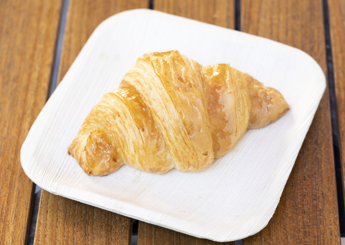 ヨーロピアンバター・クロワッサン $5