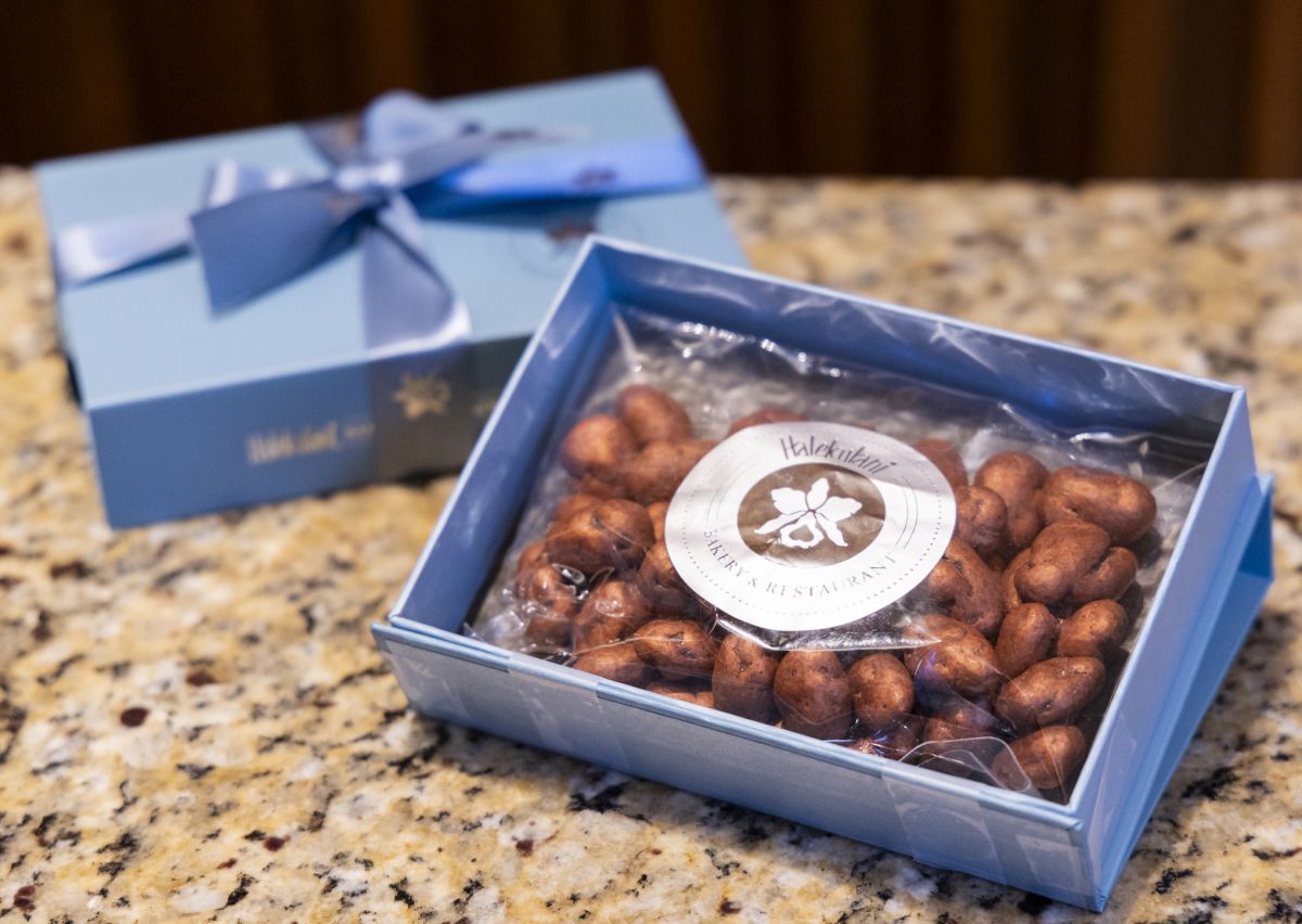 コナコーヒー・ミルクチョコレート・アーモンド $18