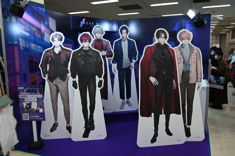 colyの『ブレイクマイケース』展示パネル。