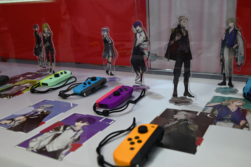 スクウェア・エニックスが直々にカスタマイズした『結合男子』カラーのJoy-Con。