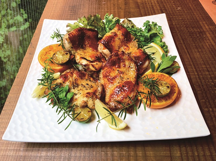 <turntable>阿波尾鶏のローストチキン　1個1,900円 