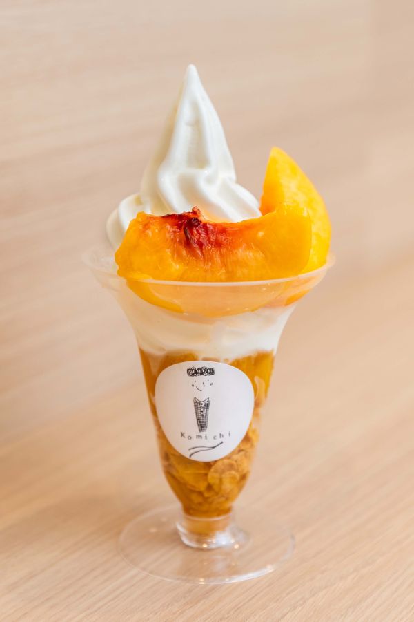 秋限定の「peach peach パフェ」750円