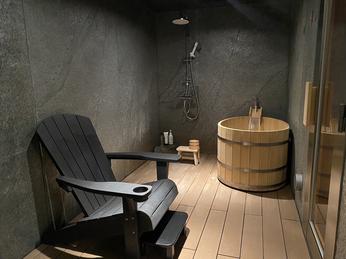 「檜Room」もシックで落ち着いた雰囲気