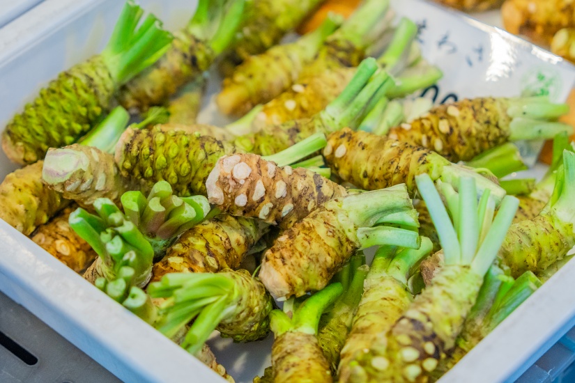 生わさびの香りのよさと刺激的な辛味は秀逸。わさびが味わえるレストランもあります