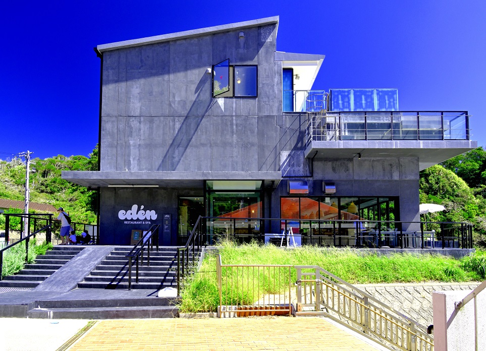 モダンな印象の外観