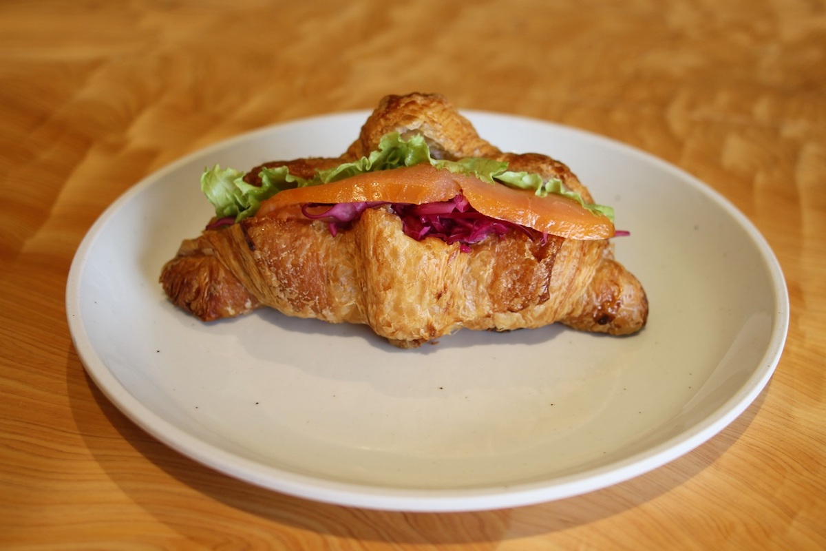 「スモークサーモンとクリームチーズサンド」880円