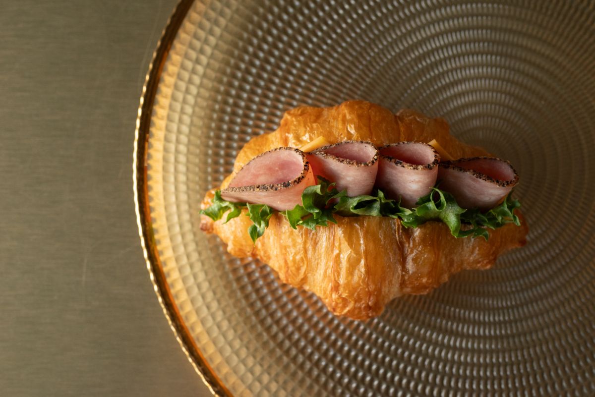 「大人のハムチーズ」 518円