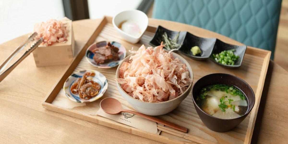 【静岡・焼津】「やなぎやカフェ」で削りたてのかつお節をTKGでいただきます