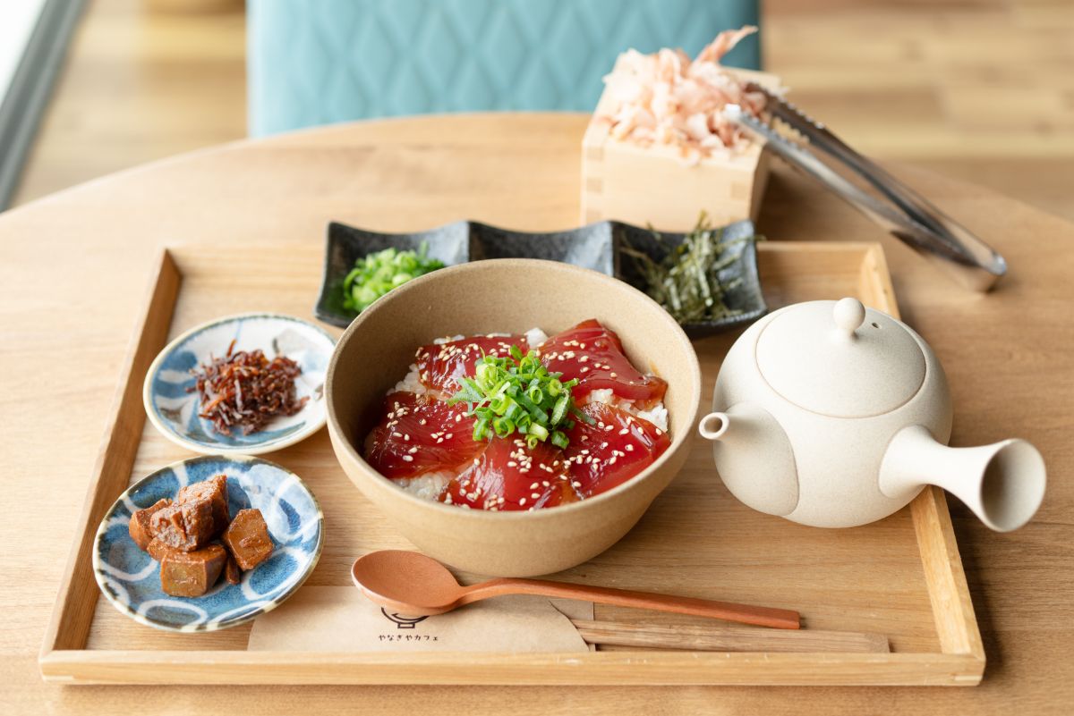 静岡・焼津】「やなぎやカフェ」で削りたてのかつお節をTKGで