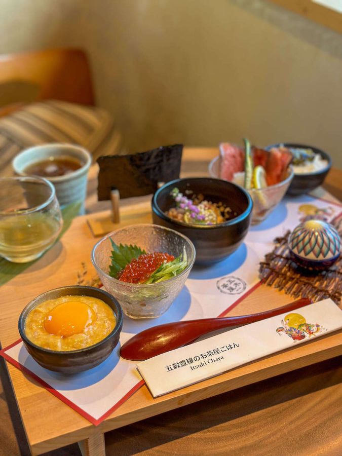 「京丼五種食べ比べ膳」4000円　※内容は季節によって変わる