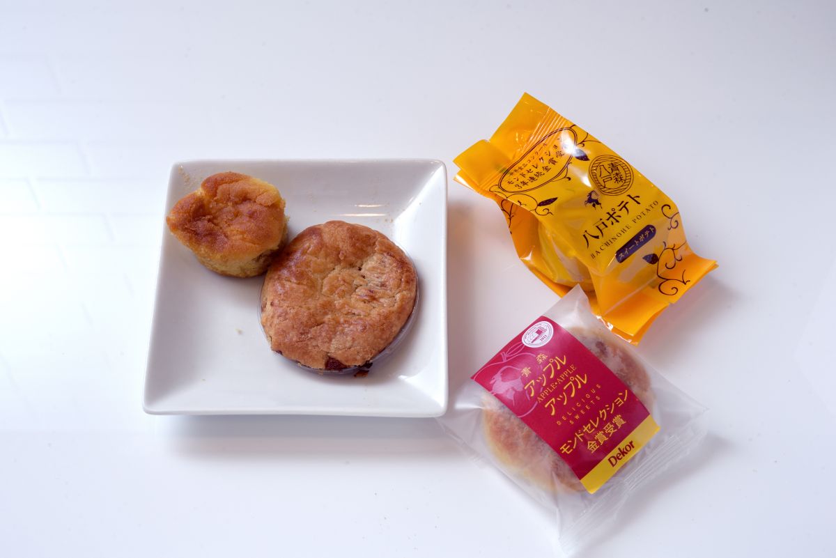 八戸ポテトスイート 216円（左）、青森アップルアップル216円（右）