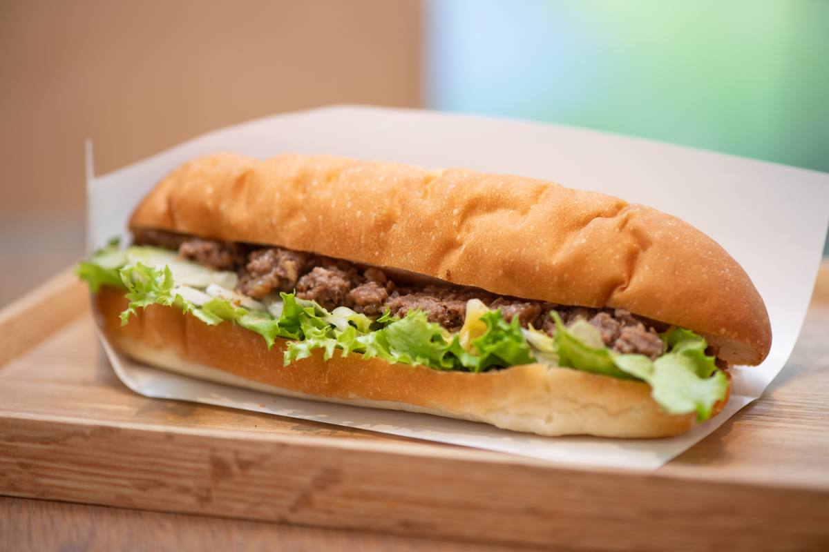 近江牛の煮込みと白菜たたみ漬けの滋賀サンド550円