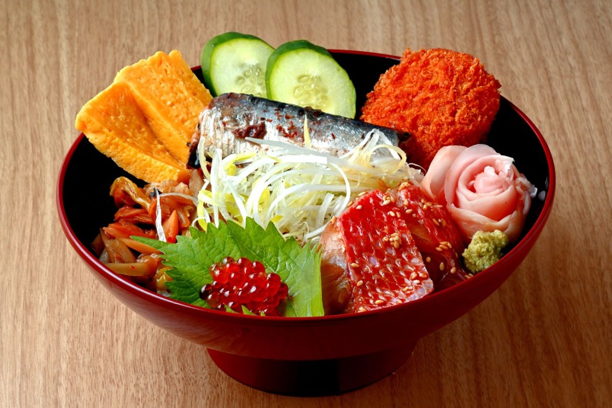 「これぞ・ち～ば丼」1580円。ボリュームたっぷりで大満足