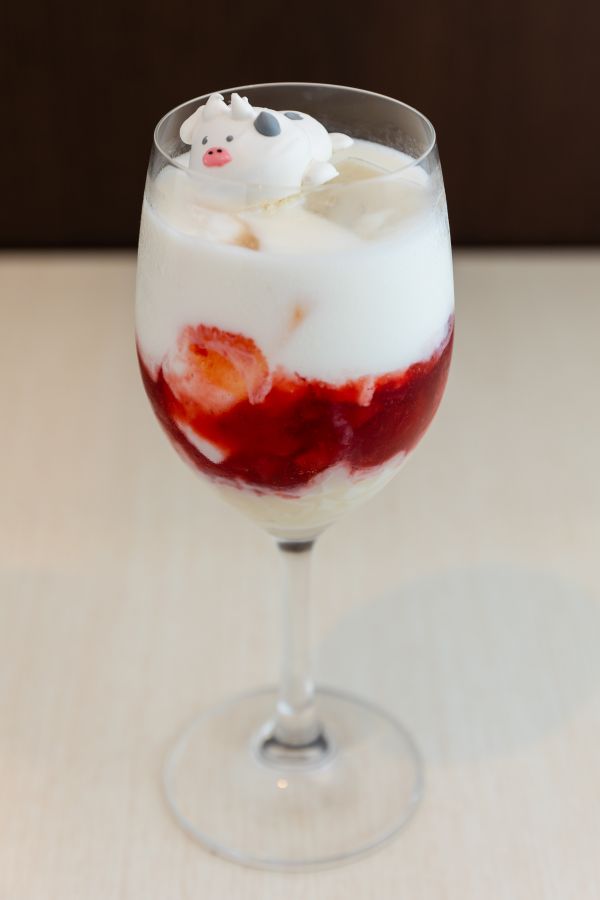 「苺果肉入り もちもち苺ミルク」630円