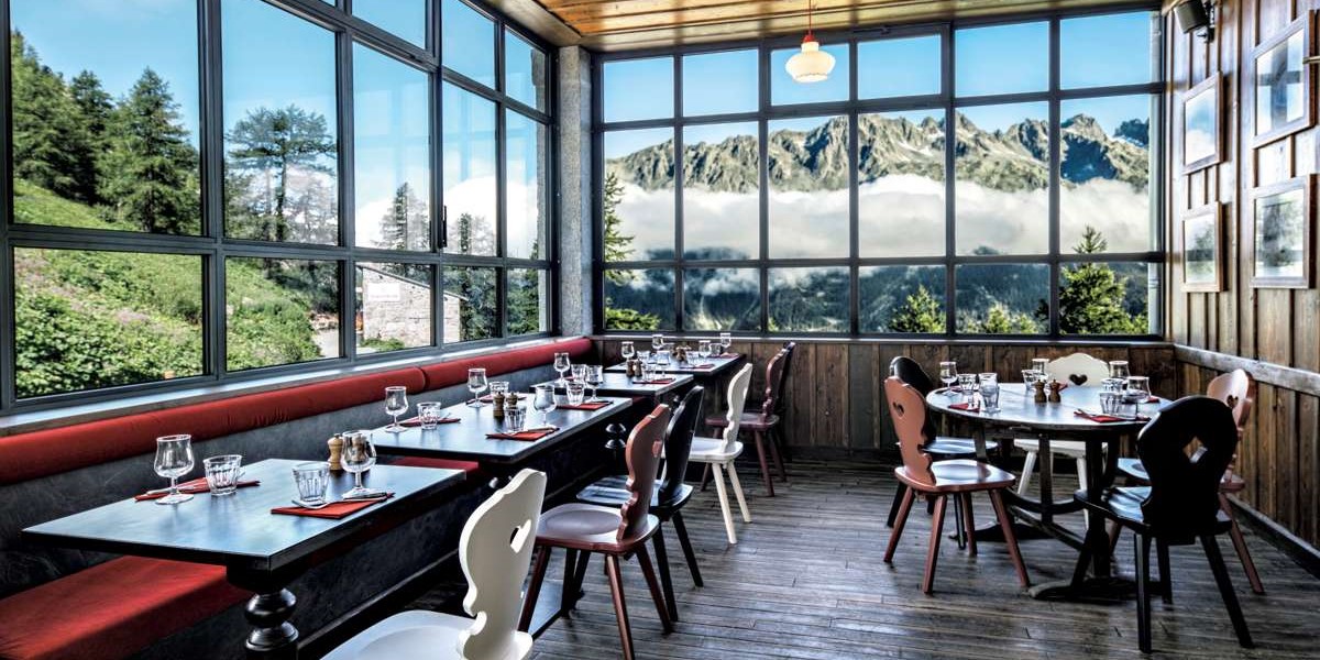 絶景のなかで眠る、スイスの極上ホテル6選！アルプスの美景を楽しむ天空ステイ