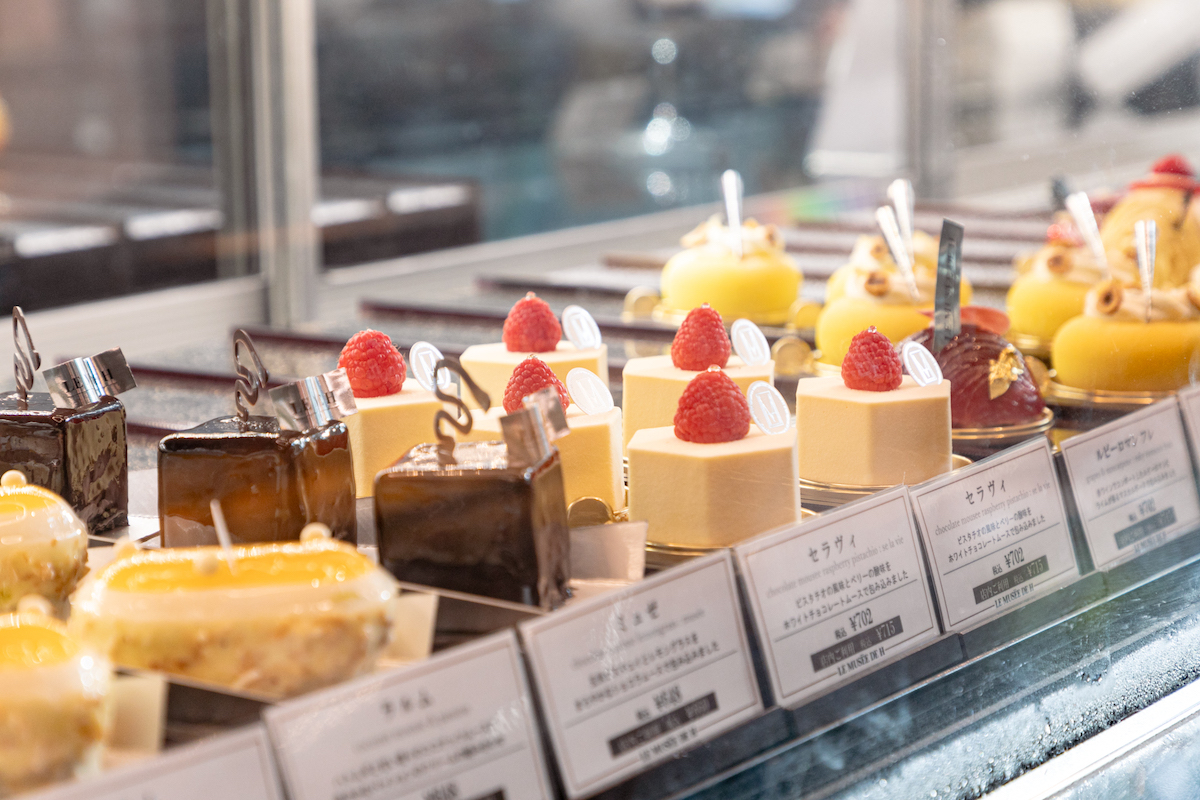 ショーケースに並ぶスイーツ。時間帯によっては完売になる商品もあるので、気になるものがあれば早めの来店がオススメ