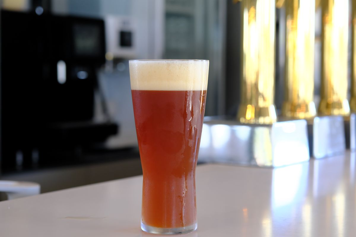 すぐ近くにある伝説のサーフポイントにちなんだというAKATEI-ALE　770円