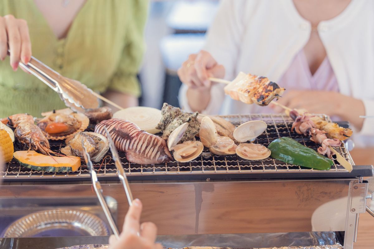 好きな食材を買って浜焼きを楽しめる