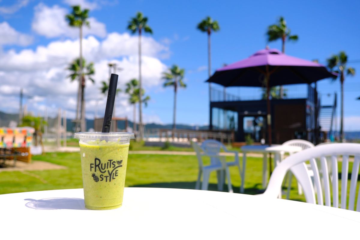 9種類のグリーンフルーツスタイルスムージー794円（イートイン）