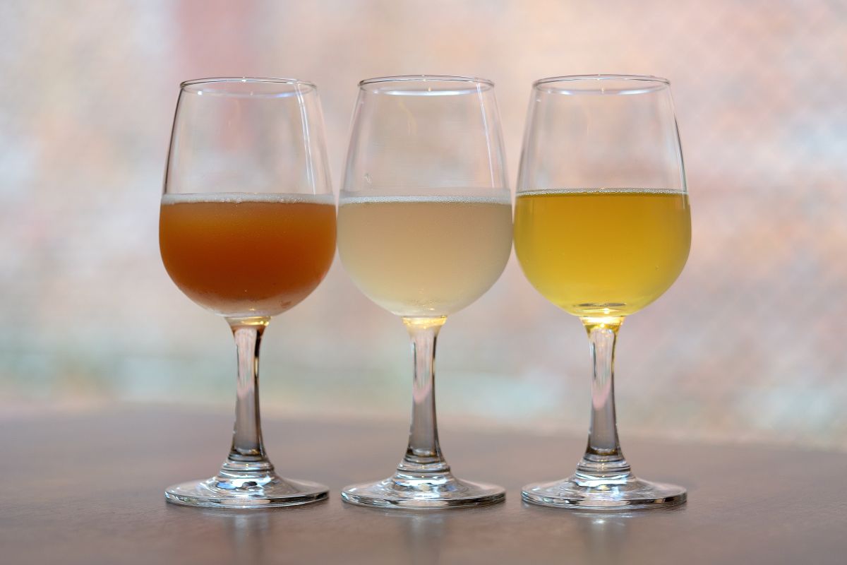 弘前産シードル3種飲みくらべ1800円